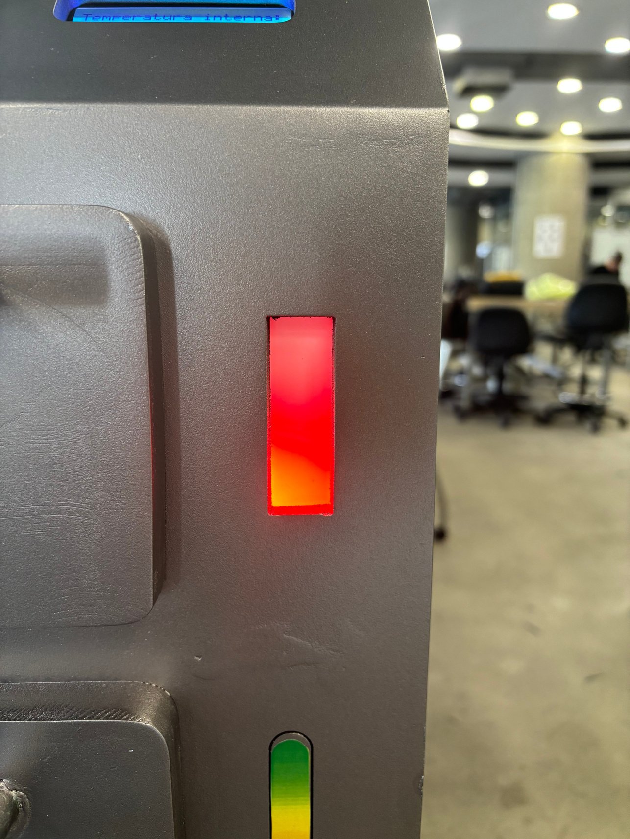 LED rojo: proceso iniciando