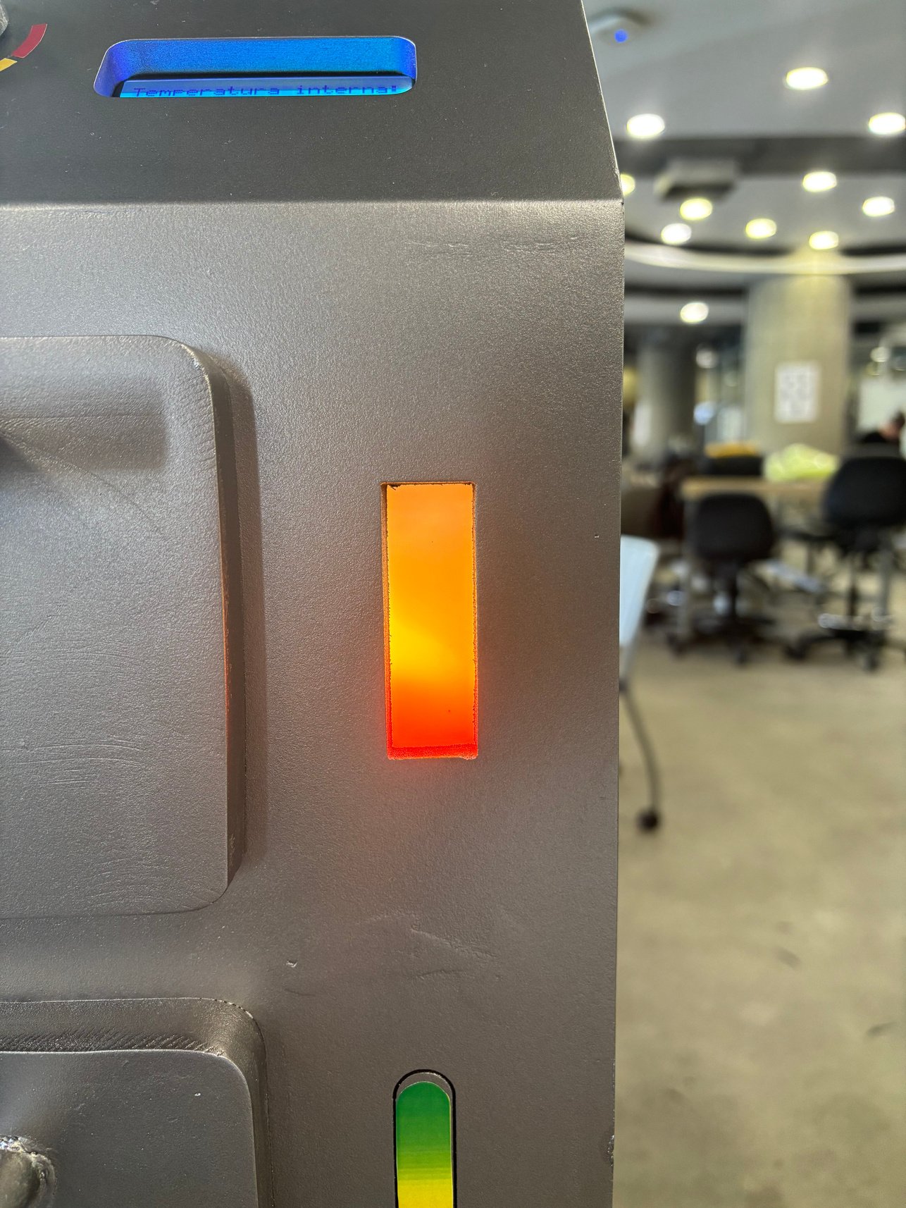 LED amarillo: proceso a la mitad