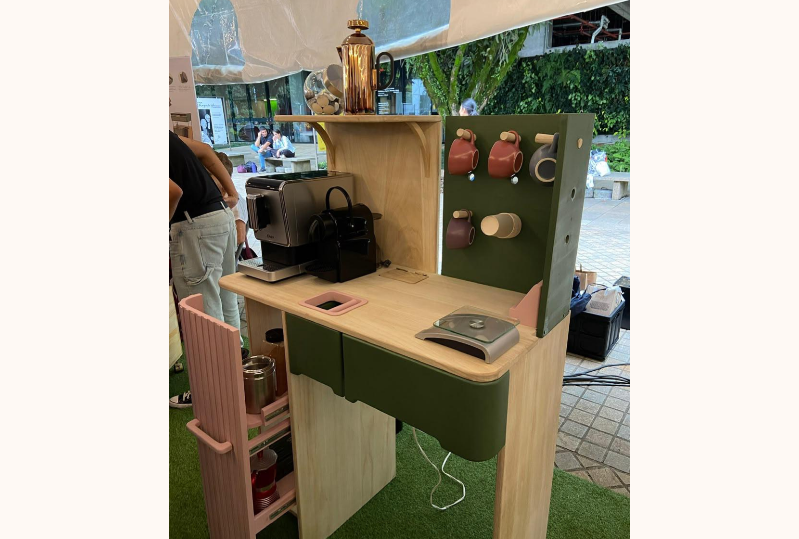 Prototipo funcional de NÁGU construido, en la feria de proyectos